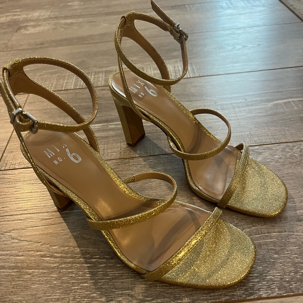 Mix No 6 gold sparkle heels